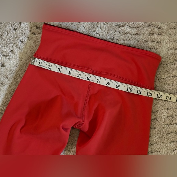 Lululemon Wunder Under Reversible leggings in EXCELLENT like new condition! - Picture 5 of 6
